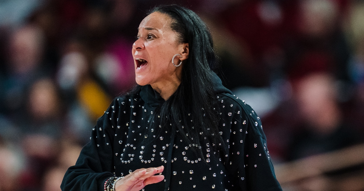1,348 Coach Dawn Staley Stock Photos, High-Res Pictures, and Images - Getty  Images