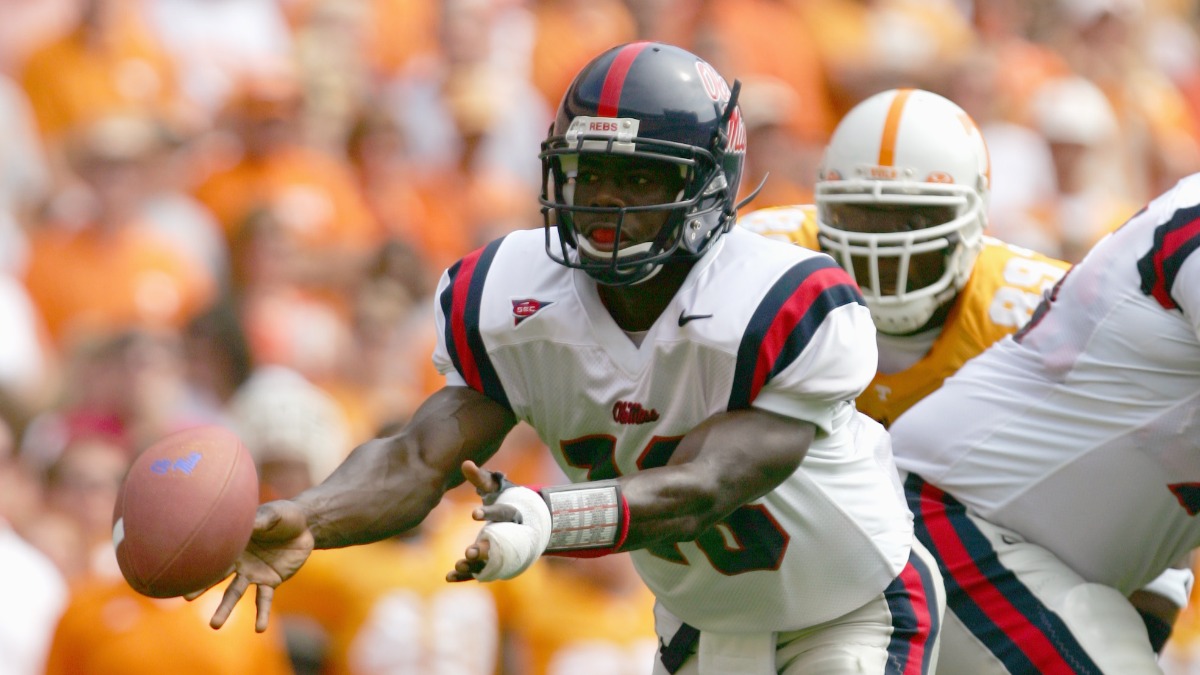 Former NFL Veteran Micheal Spurlock Named WKU Receivers Coach - Western  Kentucky University Athletics