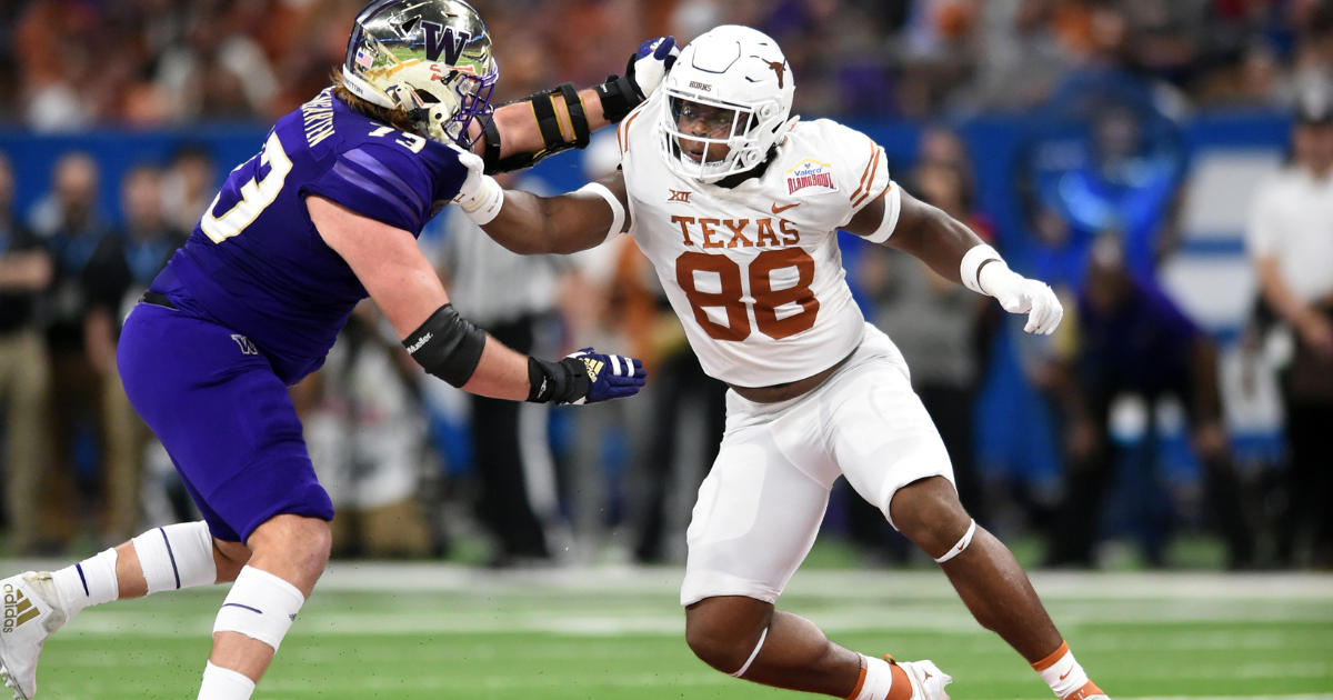 Watch: Longhorns LB DeMarvion Overshown Raising Draft Stock at Senior Bowl  Practices