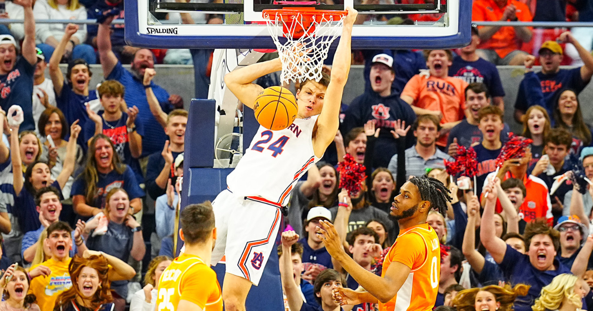 Photos: Auburn Defeats No. 12 Tennessee