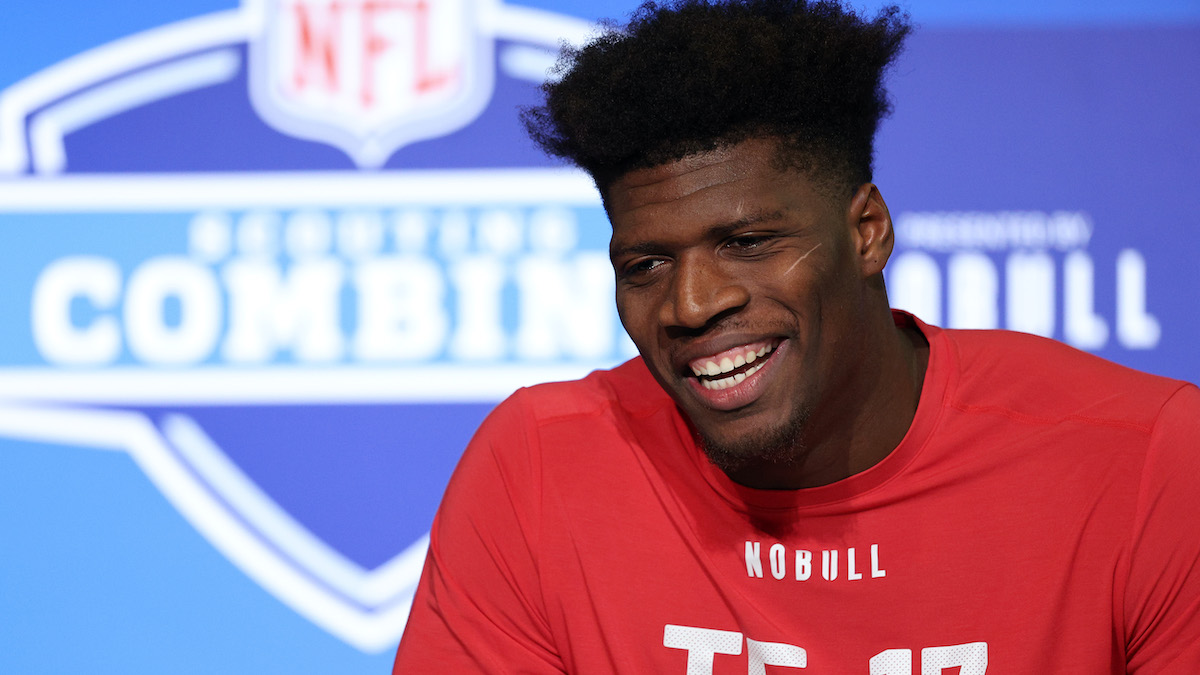 WATCH Former TE Darnell Washington clocks 4.65 unofficial 40