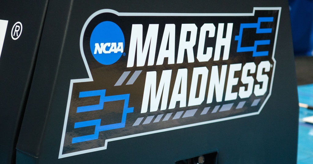 Joe Lunardi reveals tiebreaker criteria between Kansas, Alabama in