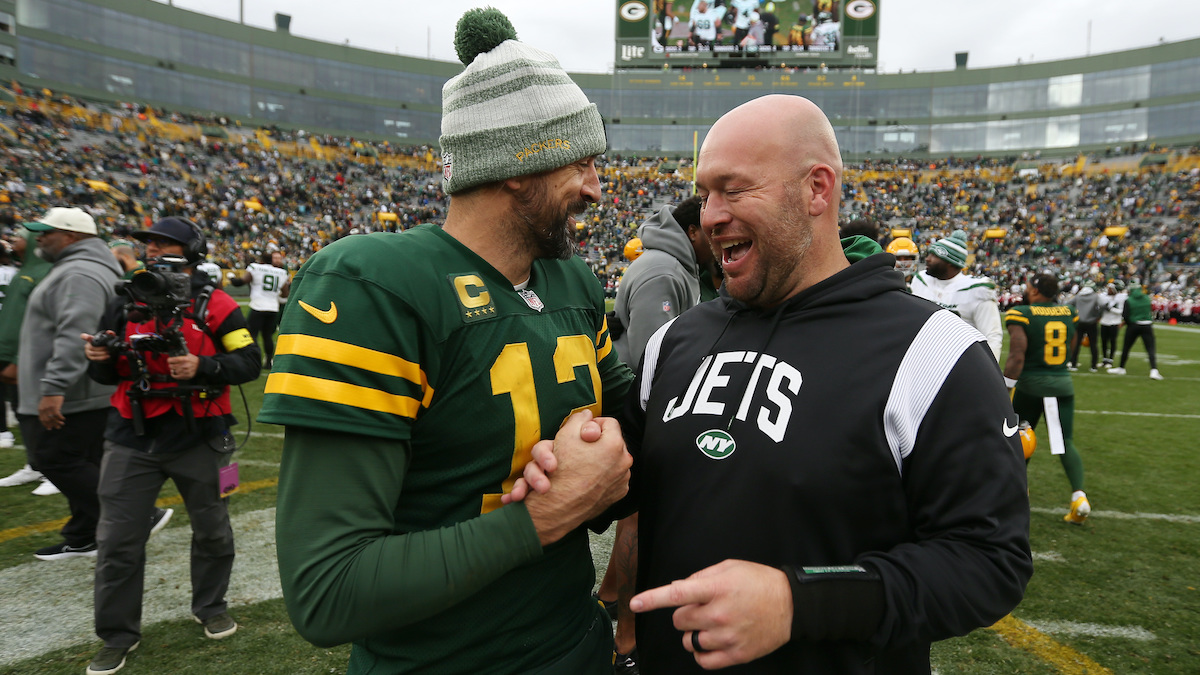 Report: Aaron Rodgers meeting with New York Jets brass, discussing  potential trade