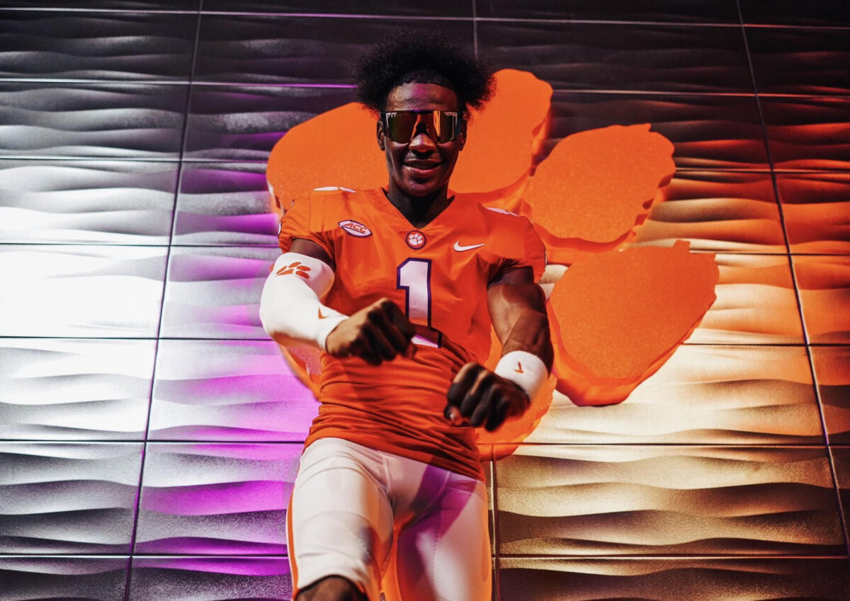 Top50 QB Air Noland shares pictures from Clemson visit On3