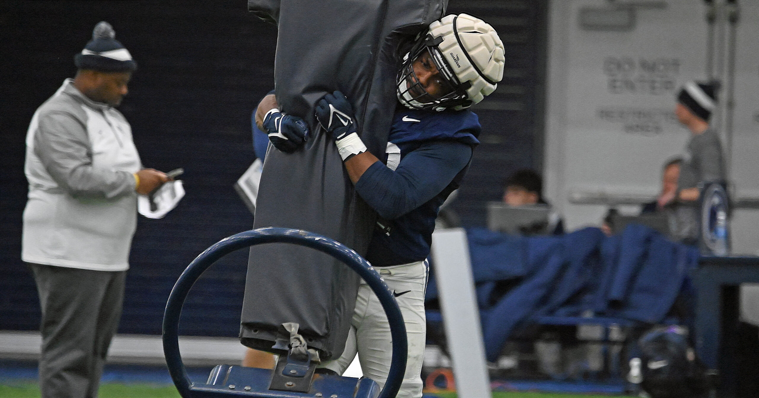 Penn State defensive end Dani Dennis-Sutton