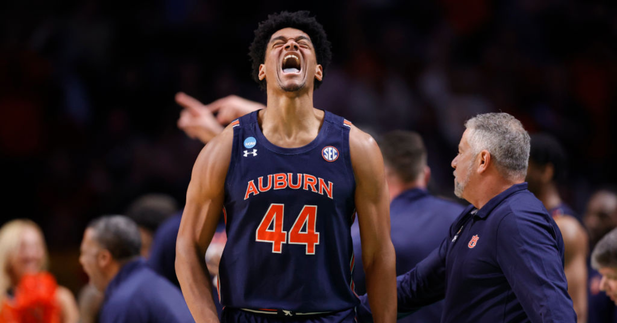 Auburn center Dylan Cardwell announces decision to return to Tigers for