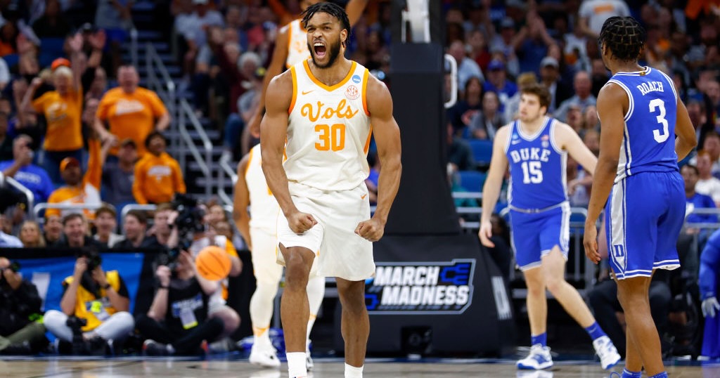 Tennessee star Josiah-Jordan James passes on NBA, will return to play for Vols