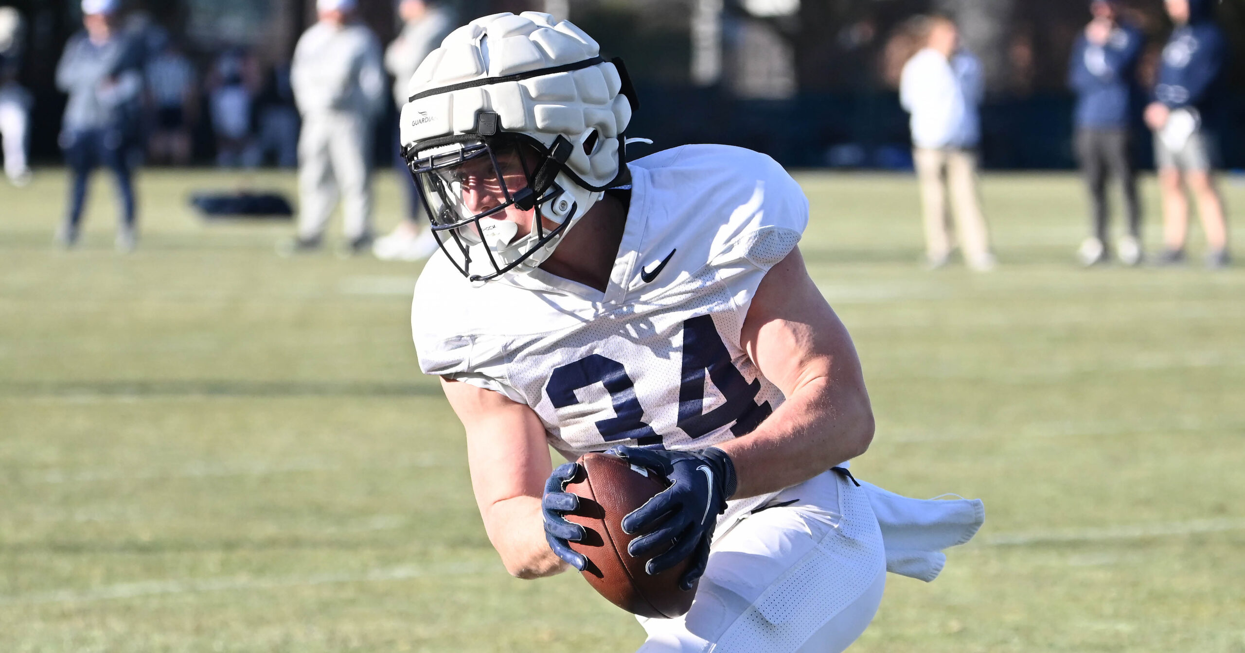 Running back Tyler Holzworth