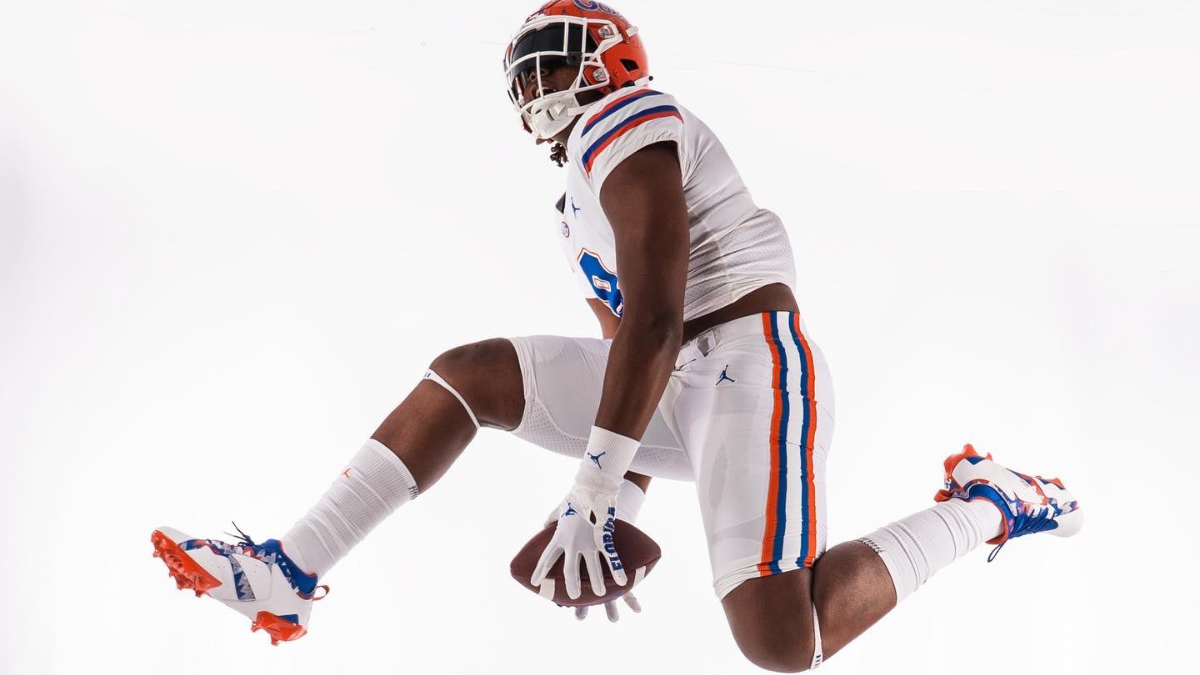 Gators Breakdown: Gainesville DL Kendall Jackson stays home and commits to  the Florida Gators