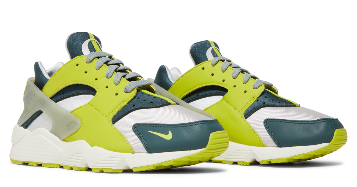 Division Street, Tinker Hatfield release Air Huaraches celebrating Flying Formations NFT