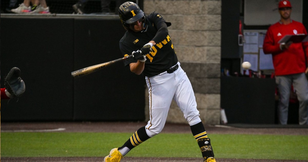 Iowa baseball's Sam Hojnar enters NCAA transfer portal