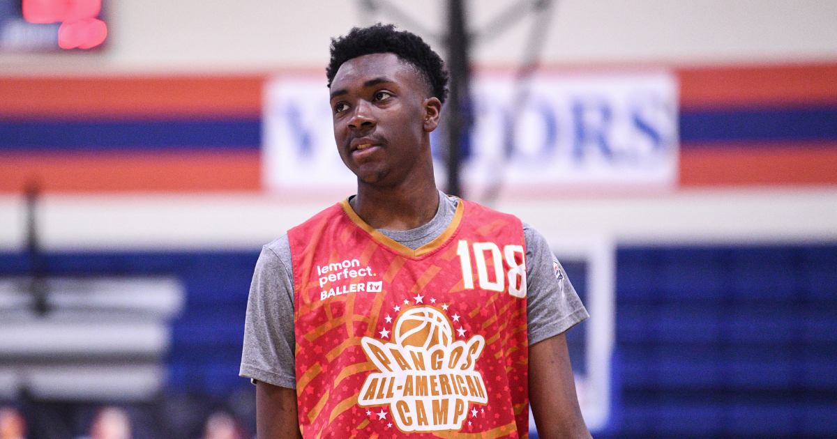 Flory Bidunga dribbles up the court during the Pangos All-American