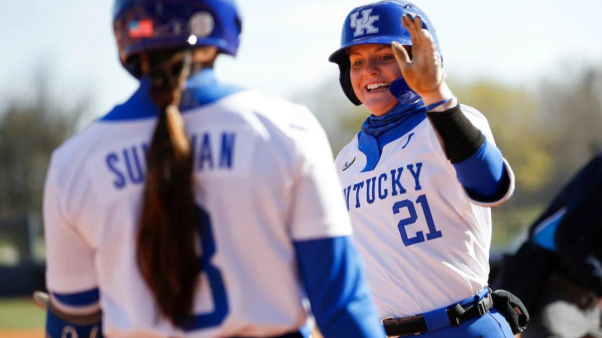 Kentucky Softball Wins MidWeek Rivalry Matchup Against Louisville