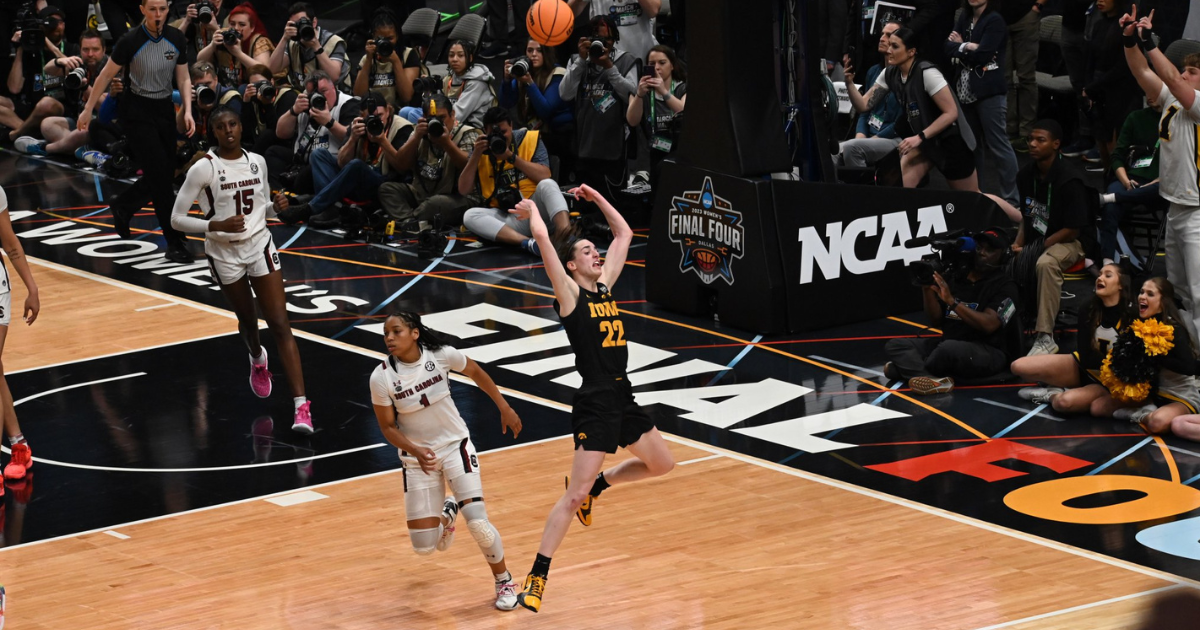 Hawkeyes advance to national title game