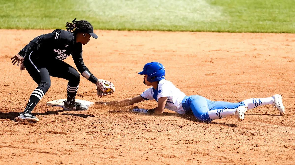 Kentucky Softball Loses First Game Of Georgia Series