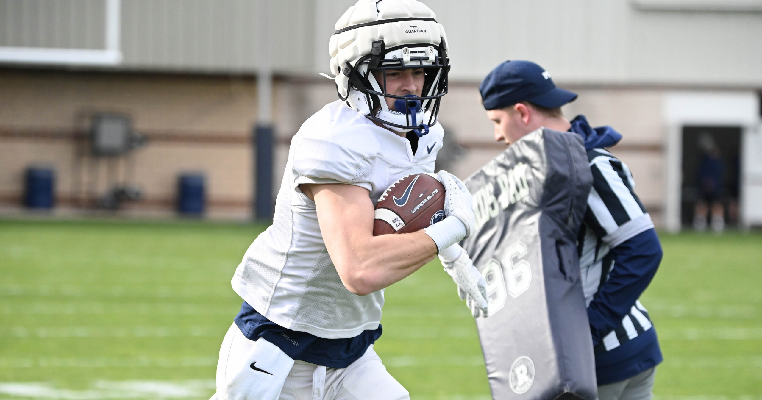 Tight end Joey Schlaffer