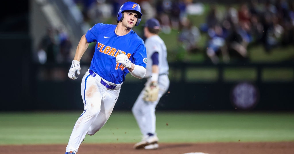 Caglianone deals, Gators provide run support to take series against Miami -  The Independent Florida Alligator