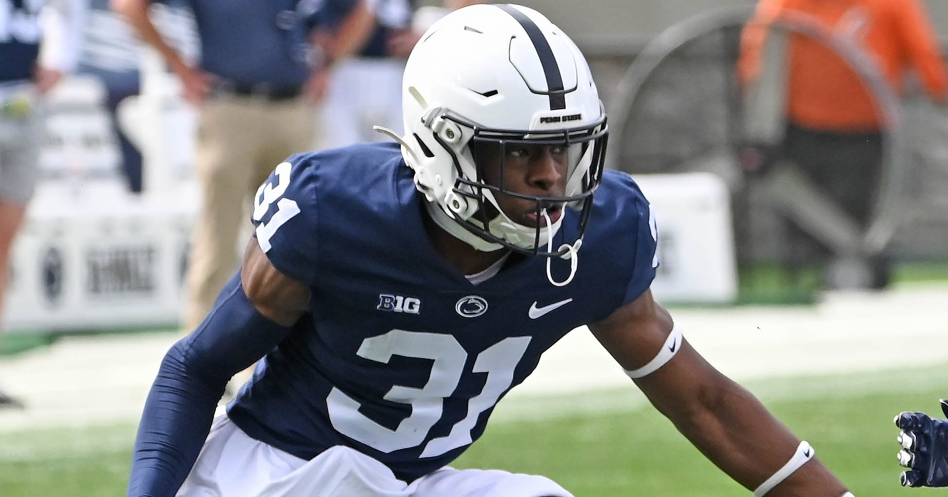 Cornerback Kolin Dinkins