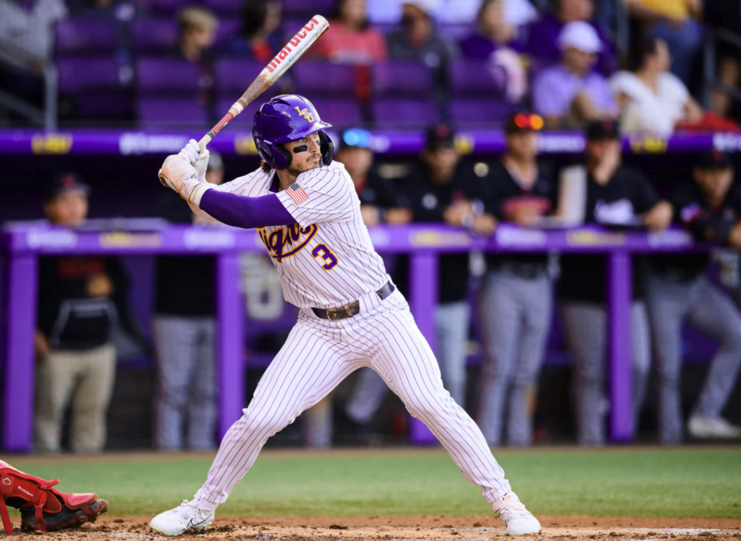 No. 1 LSU baseball wins game 1 vs Ole Miss 7-3.