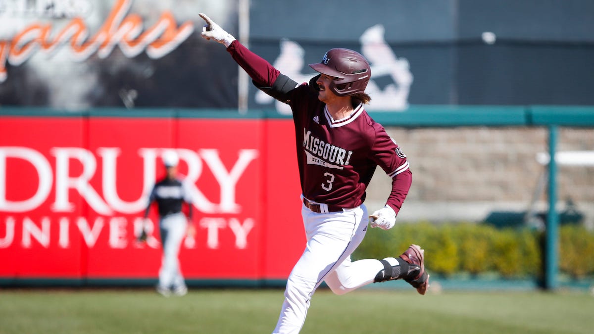 No. 7 Arkansas upset by Missouri State, 8-4