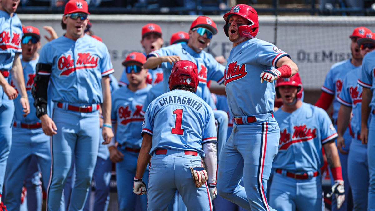 Ole Miss baseball knocks off top-ranked Louisville to win opening weekend  series - The Daily Mississippian