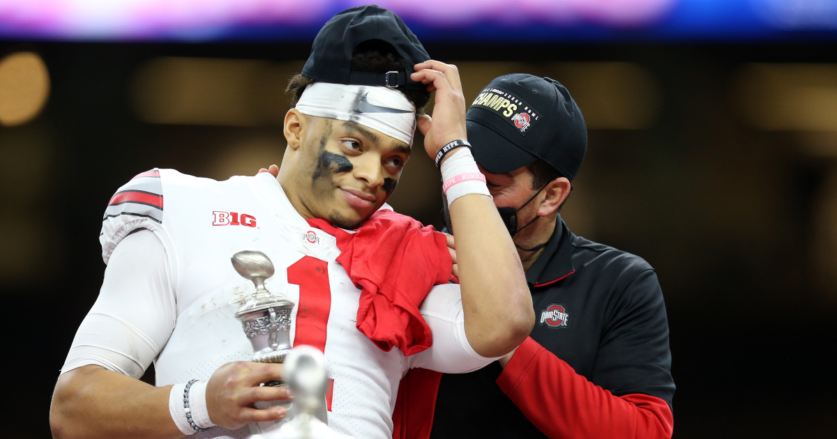 Chicago Bears quarterback Justin Fields receives diploma from Ohio