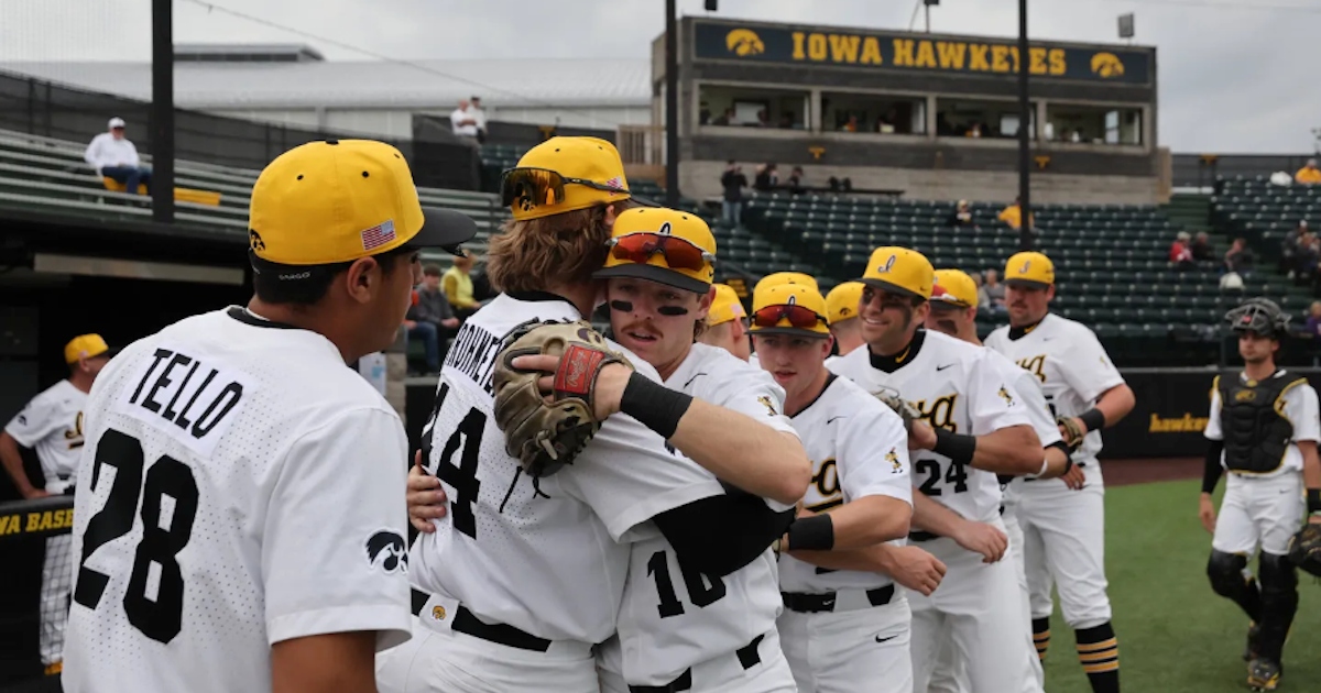 Iowa Hawkeyes baseball under investigation by racing and gaming commission  for potential gambling: report