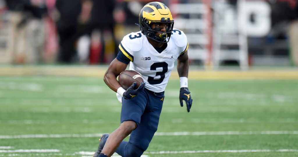 former-michigan-wide-receiver-aj-henning-commits-to-northwestern