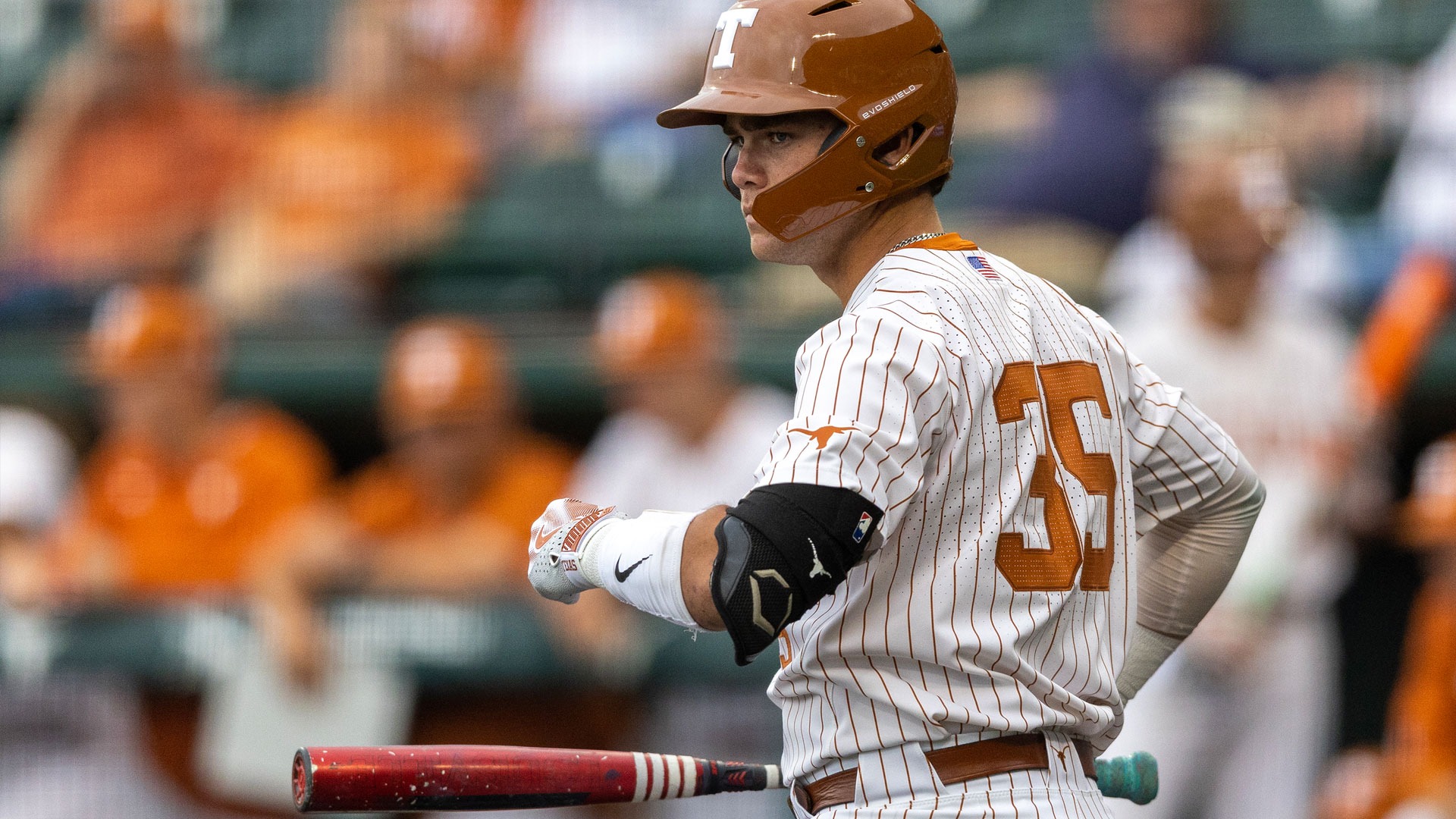 Texas continues offensive barrage, rolls past San Jose State 18-6 to win series