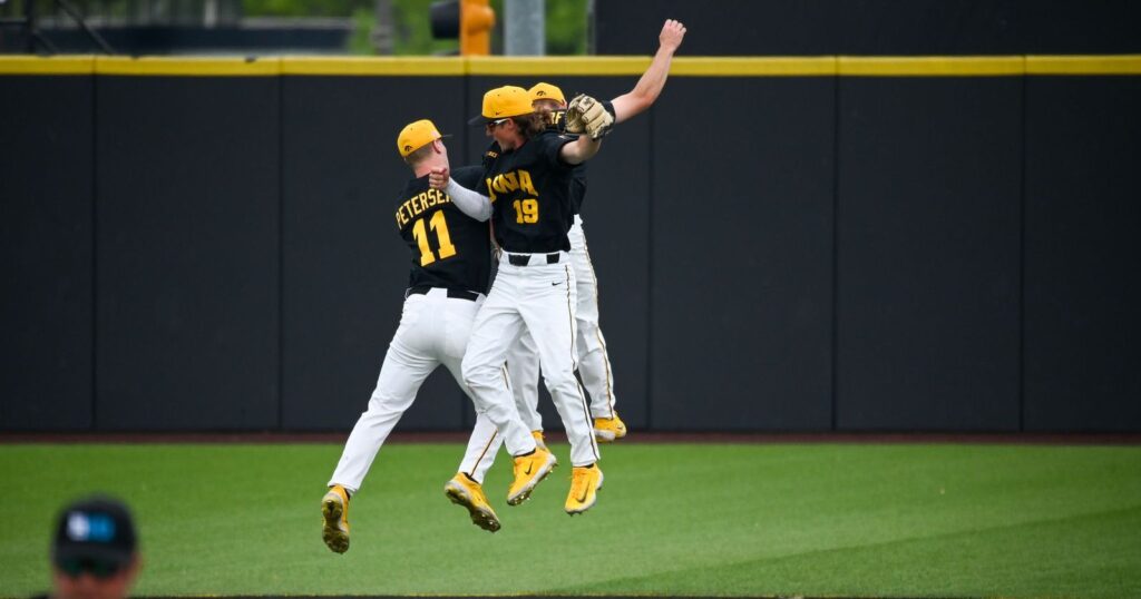 Iowa baseball's Sam Hojnar enters NCAA transfer portal