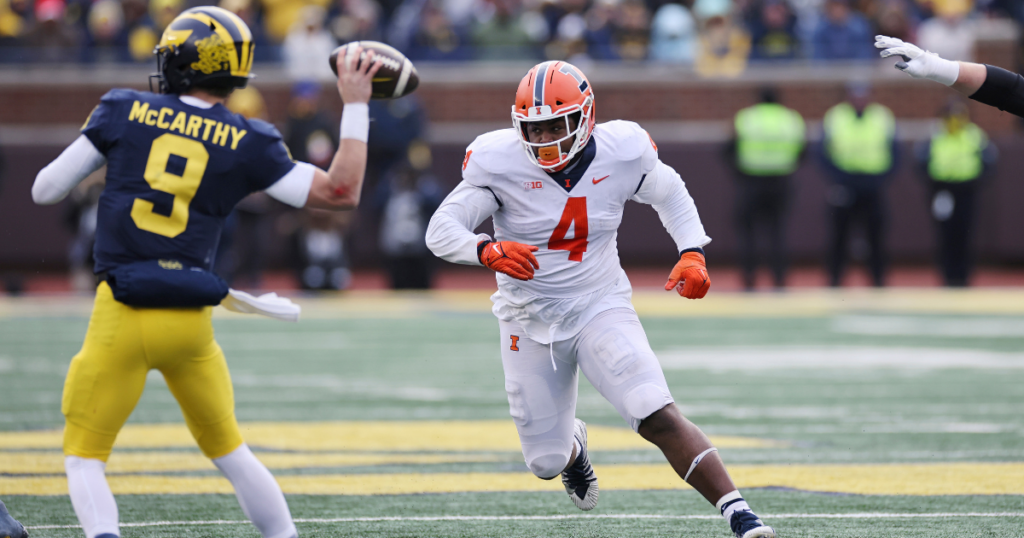 Illinois defensive tackle Jer'Zhan 