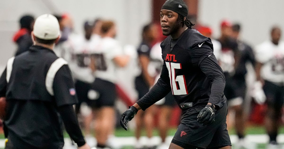 Arnold Ebiketie Signs Rookie Deal With Atlanta Falcons