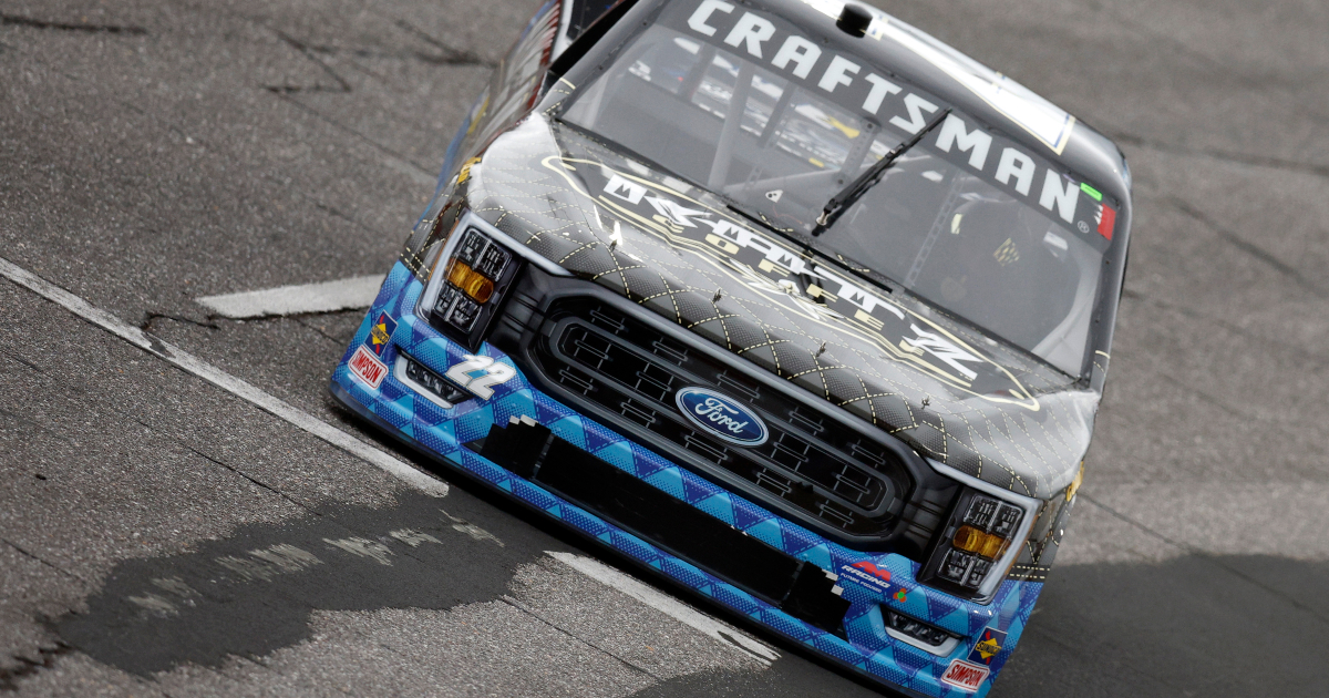 Josh Williams bumps Tanner Gray under caution after four-wide incident during Tyson 250