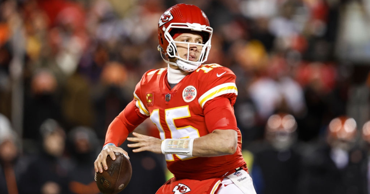 Aaron Rodgers on Patrick Mahomes: 'He's done things I've done for a long,  lone time'