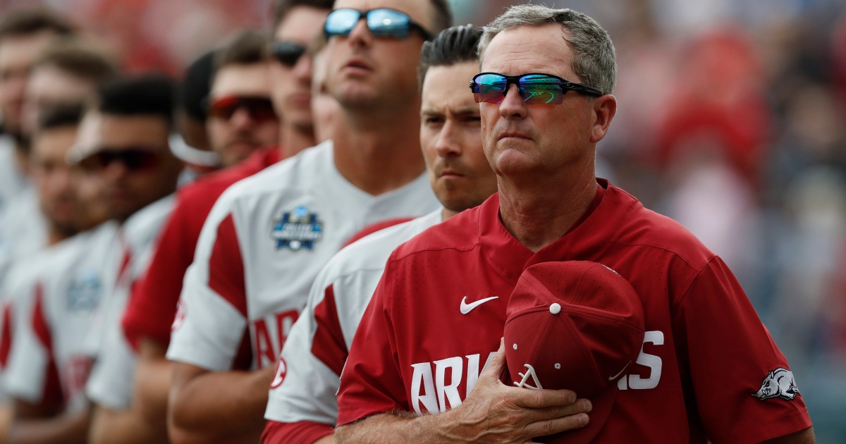 Dave Van Horn discusses Arkansas’ comeback effort, credit Texas A&M closer