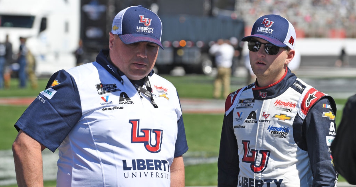 William Byron's crew chief confronts counterpart on Brad Keselowski's