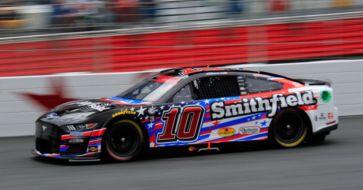 Aric Almirola says Bubba Wallace flipped him off, cussed him out before scuffle at Charlotte