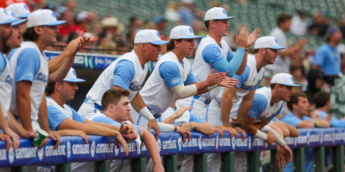 Casey Cook electrifies with insane catch, robs homer to keep North Carolina’s 1-0 lead intact