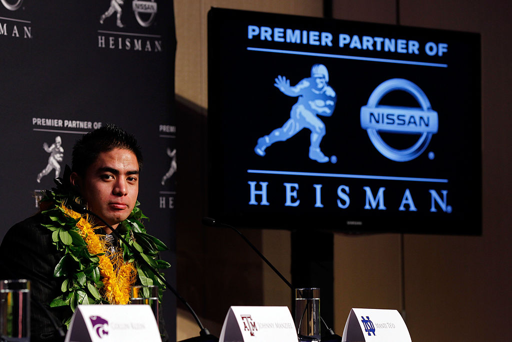 Bears sign linebacker Manti Te'o, a former Notre Dame Heisman finalist, to  the practice squad