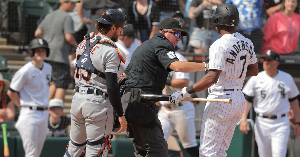 Chicago White Sox win on bizarre walkoff after umpire gets hit in the