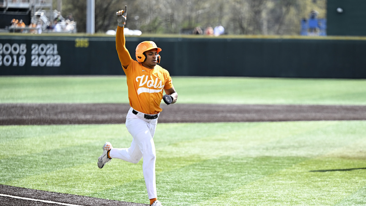 Tennessee takes lead over Clemson in Clemson Regional on solo shot from Christian Moore