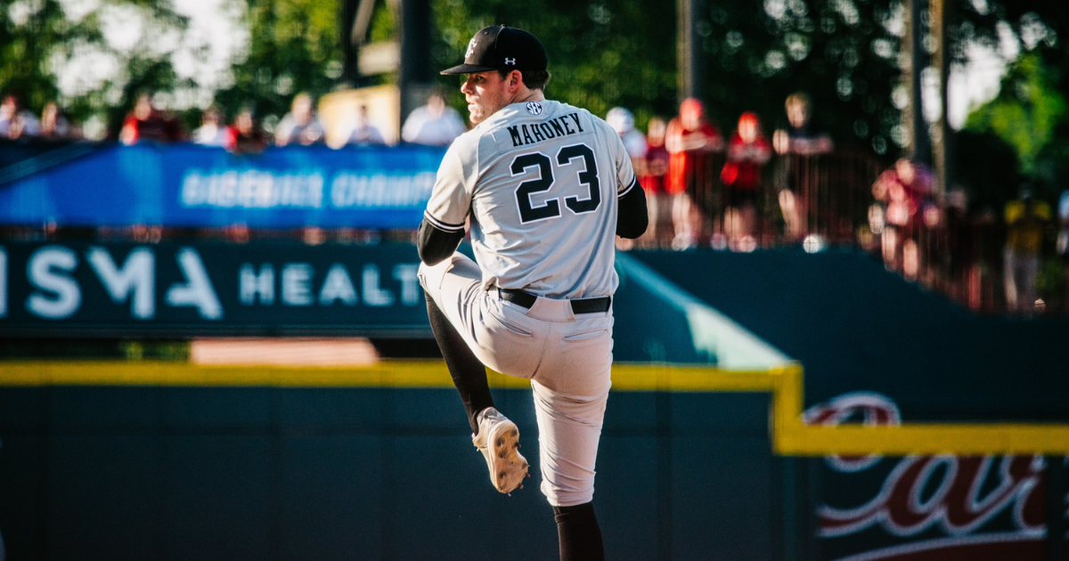 Pitching, defense carry South Carolina to regional final