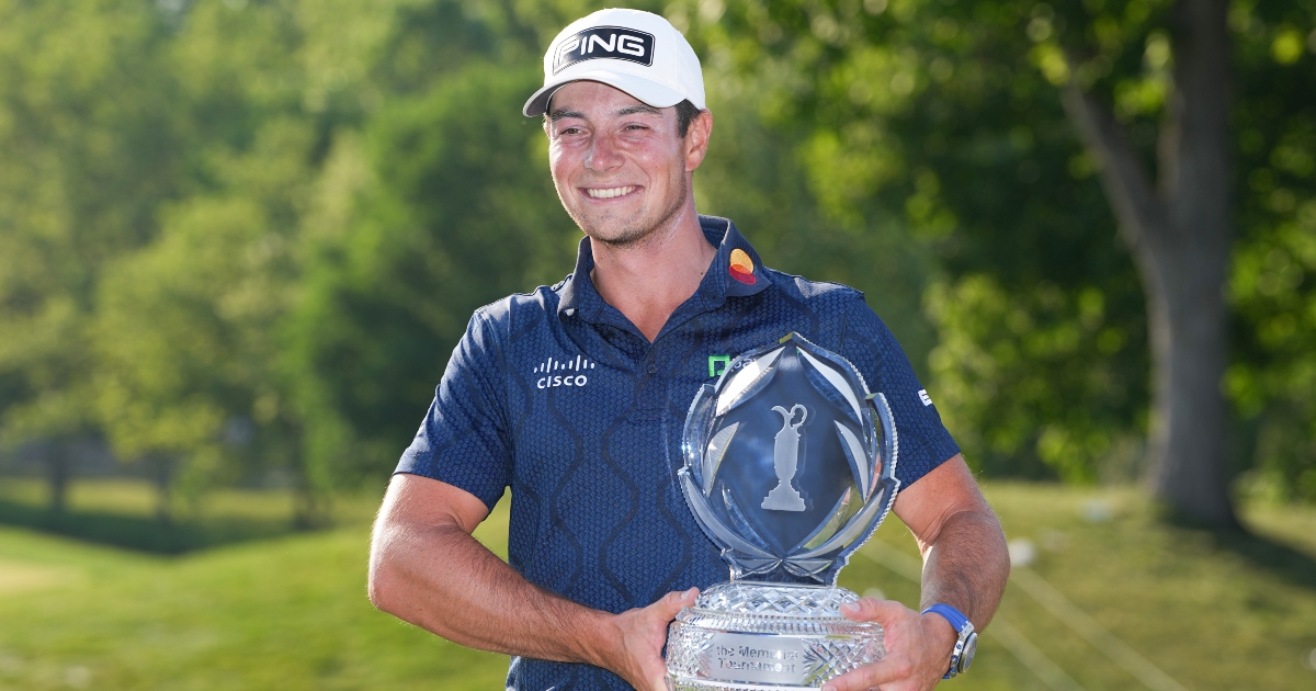 Viktor Hovland caddies for college teammate at US Open qualifying day