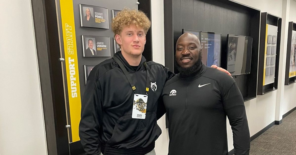 Hawkeyes offer TE Gavin Hoffman