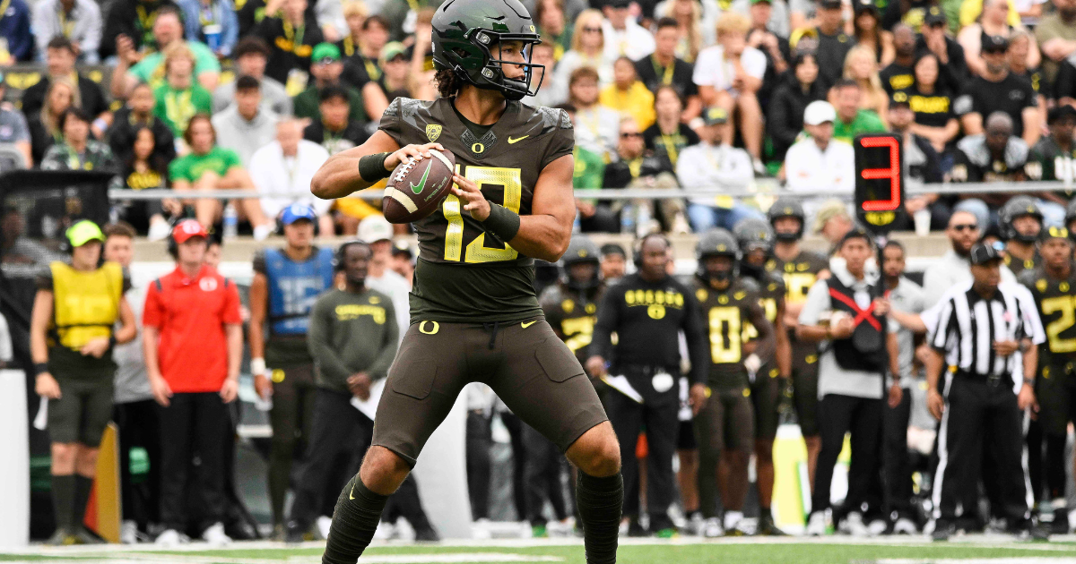 Oregon’s Ty Thompson to attend Manning Passing Academy fo second consecutive year