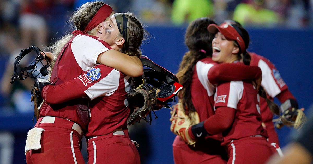 Women S College World Series Oklahoma Sweeps Florida State Completes Historic Three Peat On3