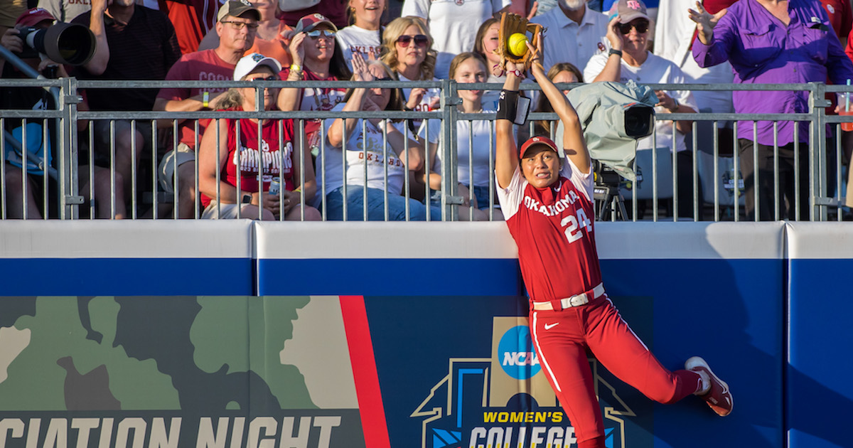 Jayda Coleman recaps potential game-saving home run robbery in WCWS Game 2