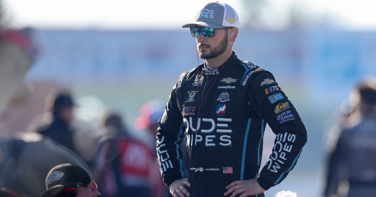 Anthony Alfredo helpless, wrecks after throttle gets stuck during
