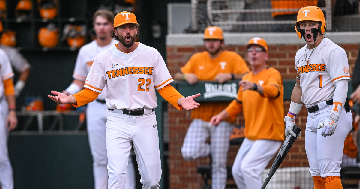 Tony Vitello addresses how the umpires handled Tennessee’s high emotions during Game 2