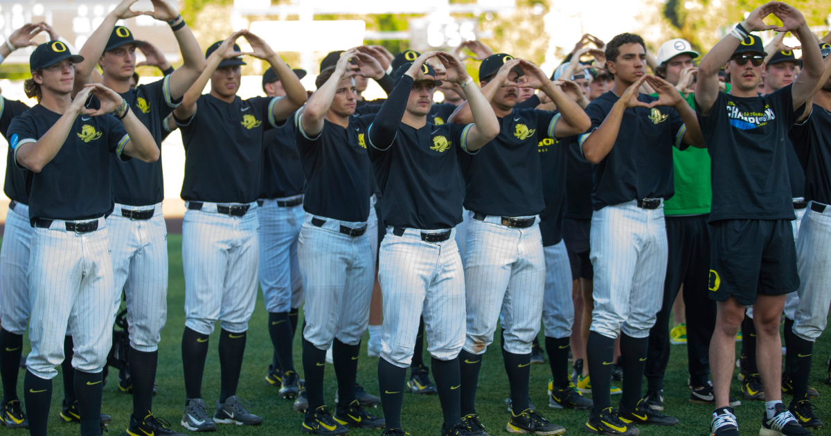 Oregon Ducks Baseball Team multiple uniforms